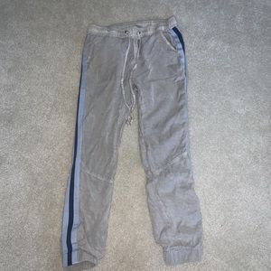 LIGHTWEIGHT JOGGERS W BLUE STRIPES